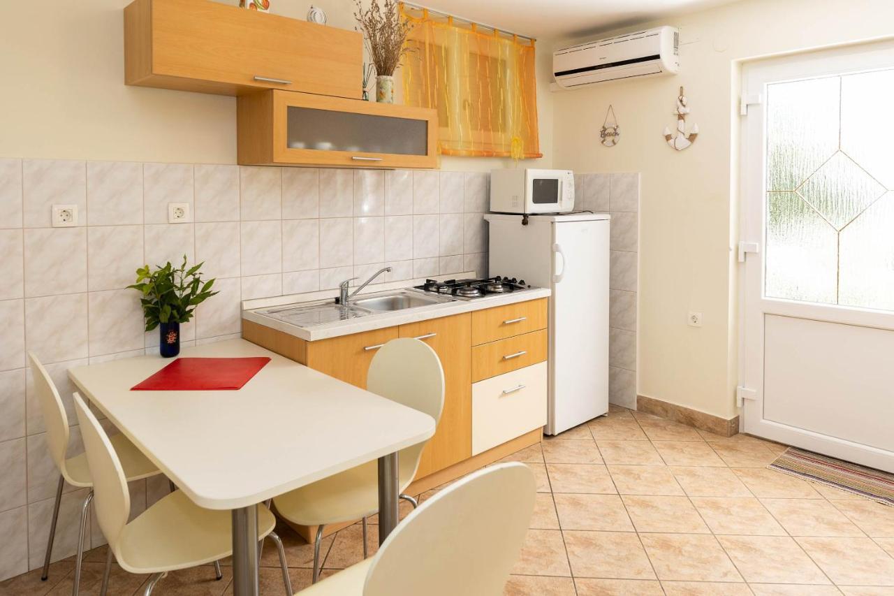 Apartments Nada Selce Exterior photo
